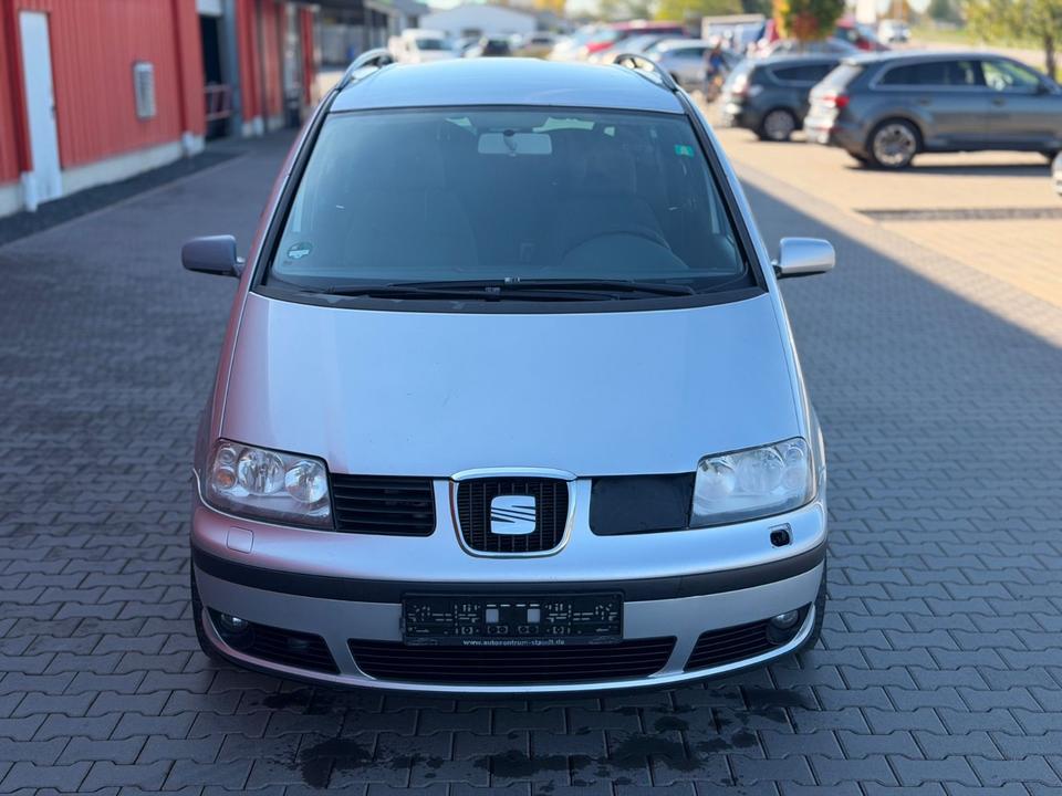 Seat Alhambra 2009 — photo 9