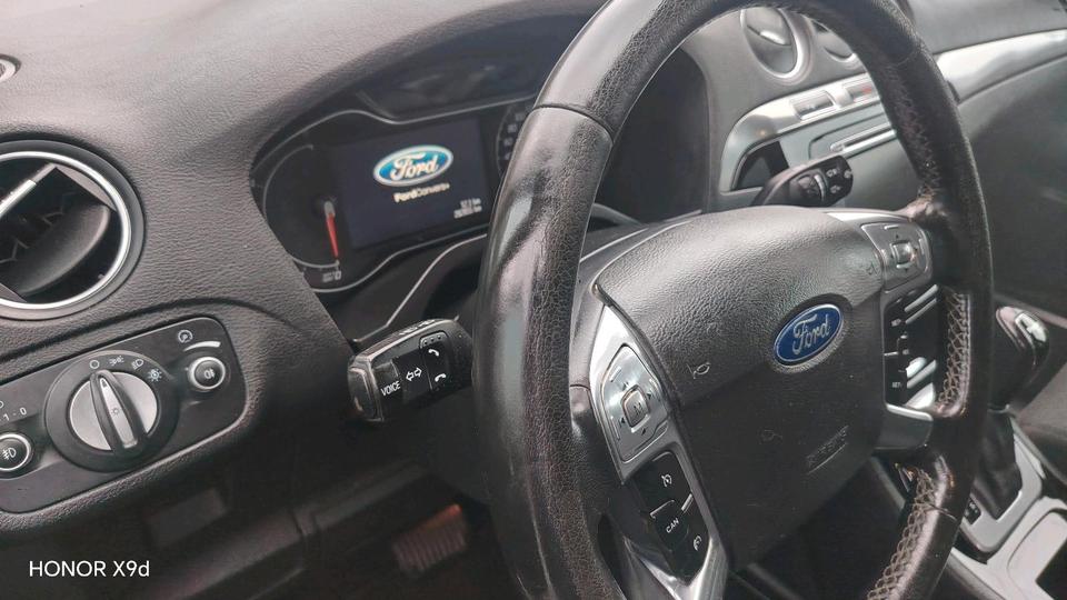 Ford S-Max 2012 — photo 11