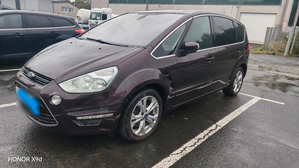 Ford S-Max 2012 — rear view