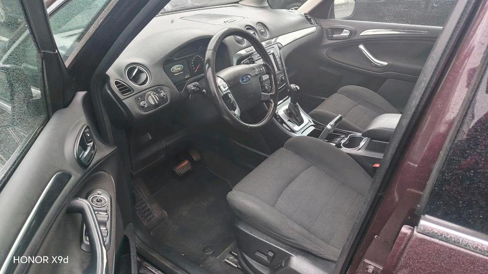Ford S-Max 2012 — photo 8