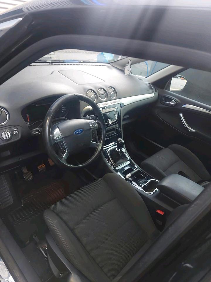 Ford S-Max 2011 — photo 8