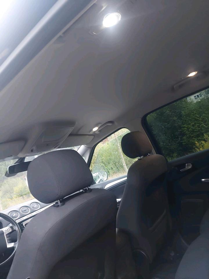 Ford S-Max 2011 — photo 9