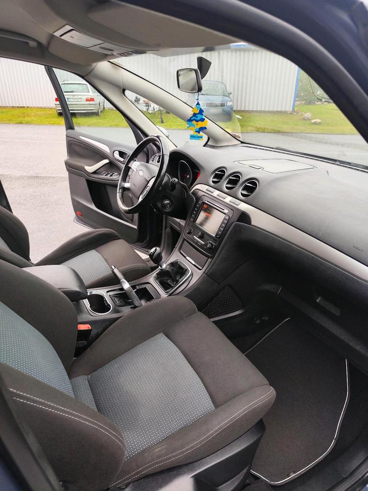 Ford S-Max 2012 — photo 8