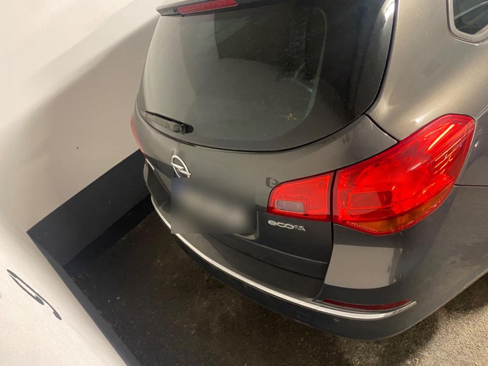 Opel Astra 2015 — салон