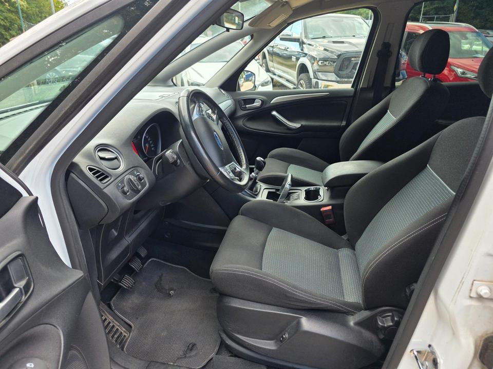 Ford S-Max 2014 — photo 13