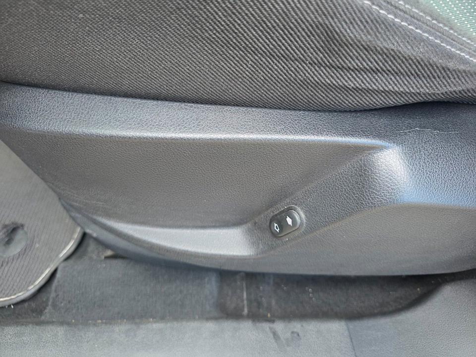 Ford S-Max 2014 — photo 15