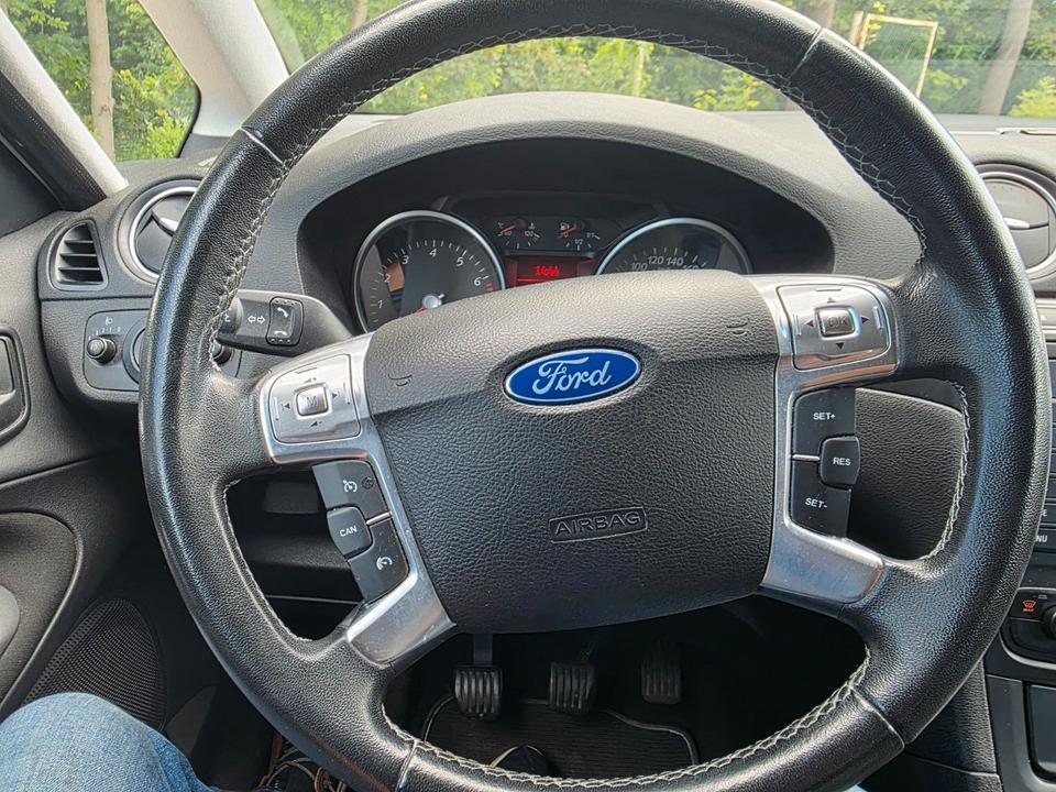 Ford S-Max 2014 — photo 18