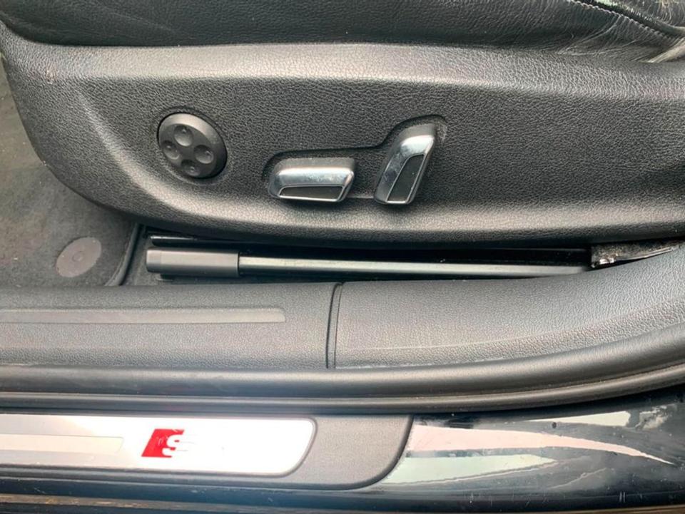 Audi A4 2014 — photo 29