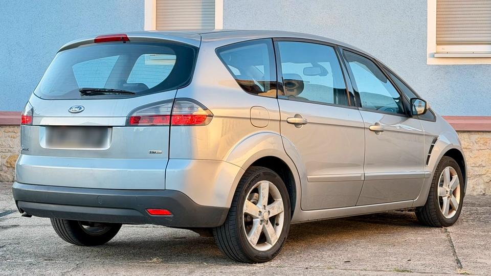 Ford S-Max 2007 — rear view