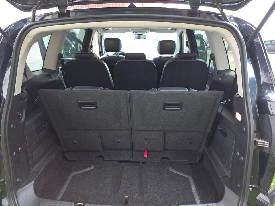 Ford C-Max 2012 — photo 7