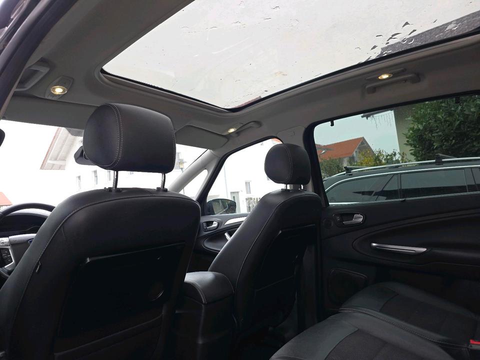 Ford C-Max 2012 — photo 9