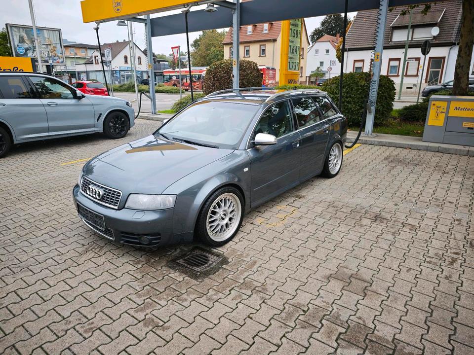 Audi A4 2004 — rear view