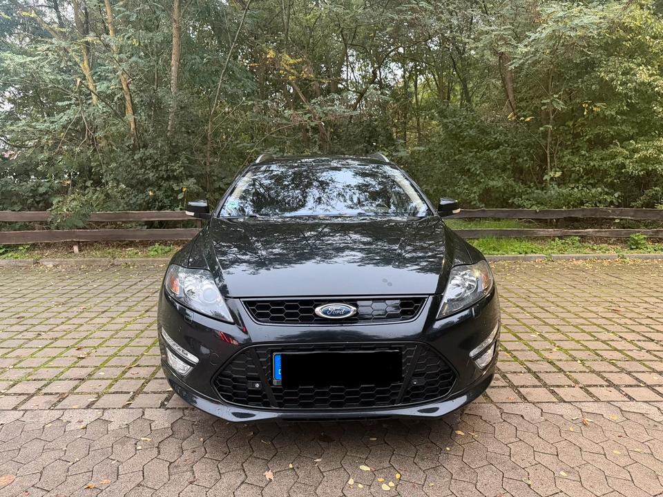 Ford Mondeo 2014 — rear view