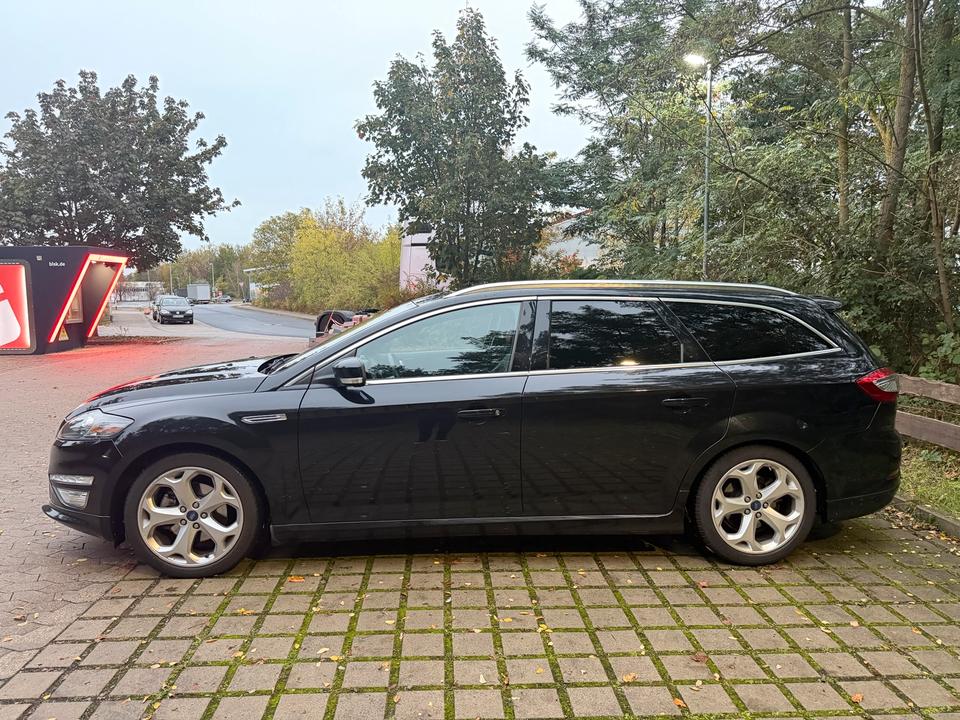 Ford Mondeo 2014 — interior