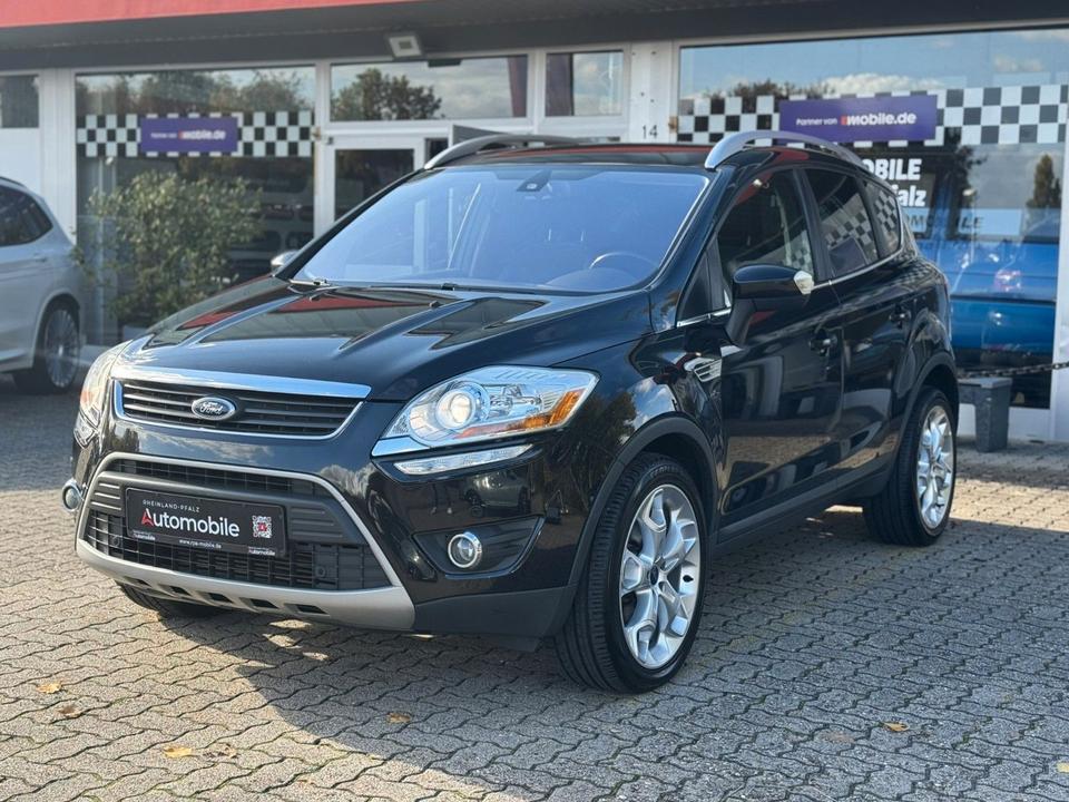 Ford Kuga 2012 — салон