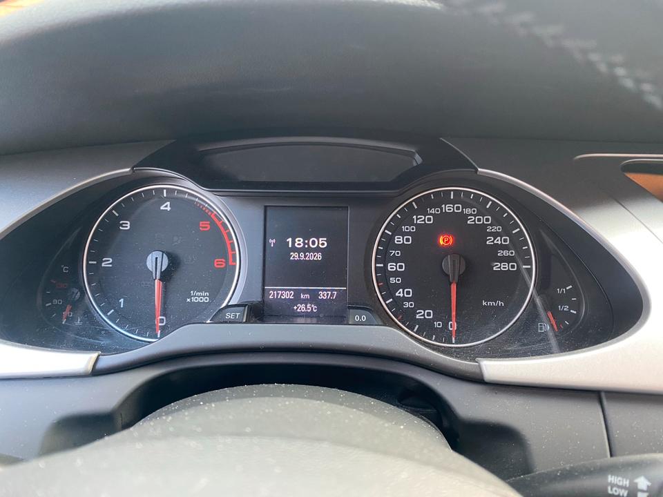 Audi A4 2011 — photo 10