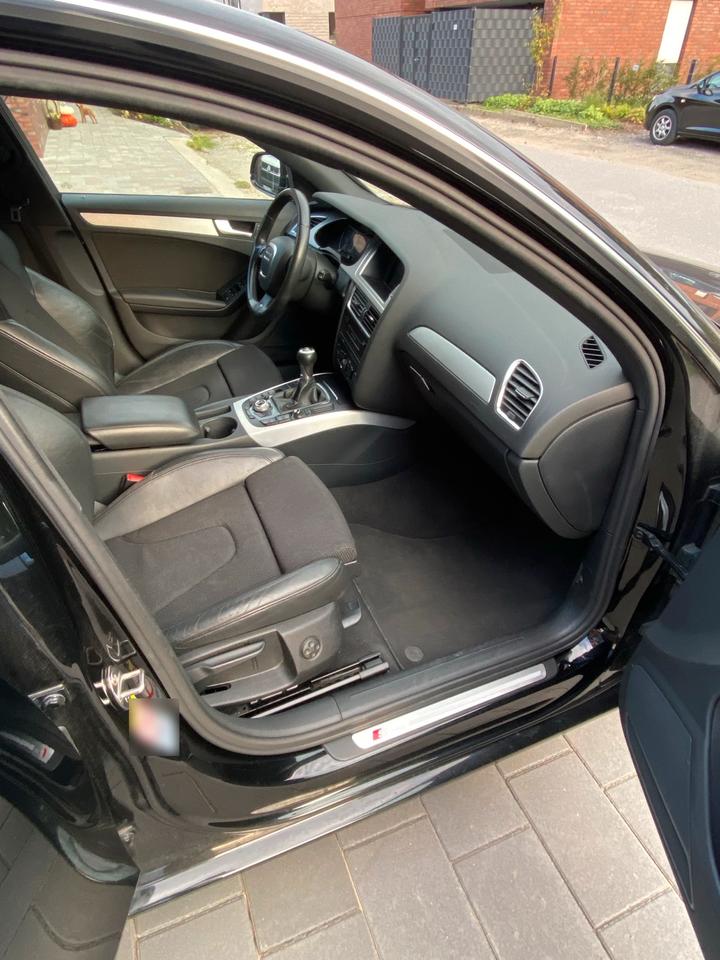 Audi A4 2011 — photo 5
