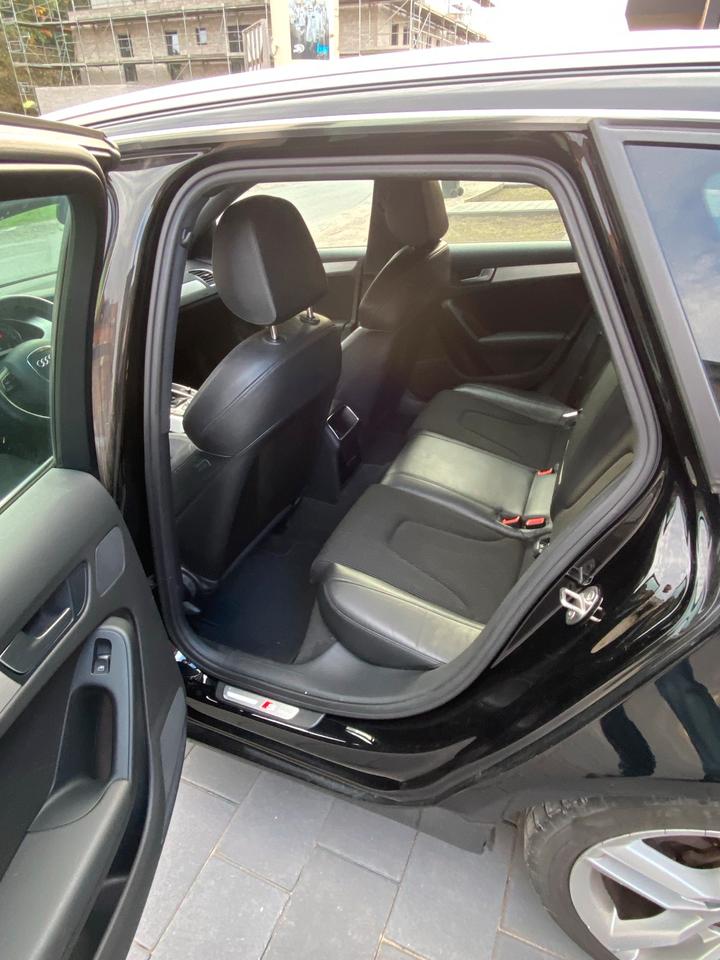 Audi A4 2011 — photo 6