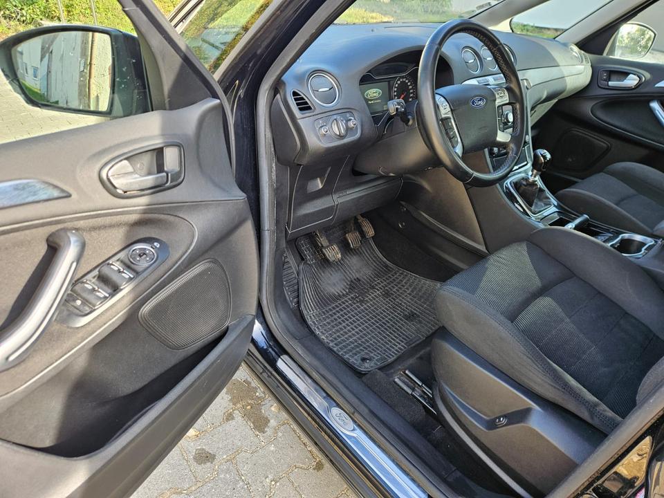 Ford S-Max 2010 — photo 12
