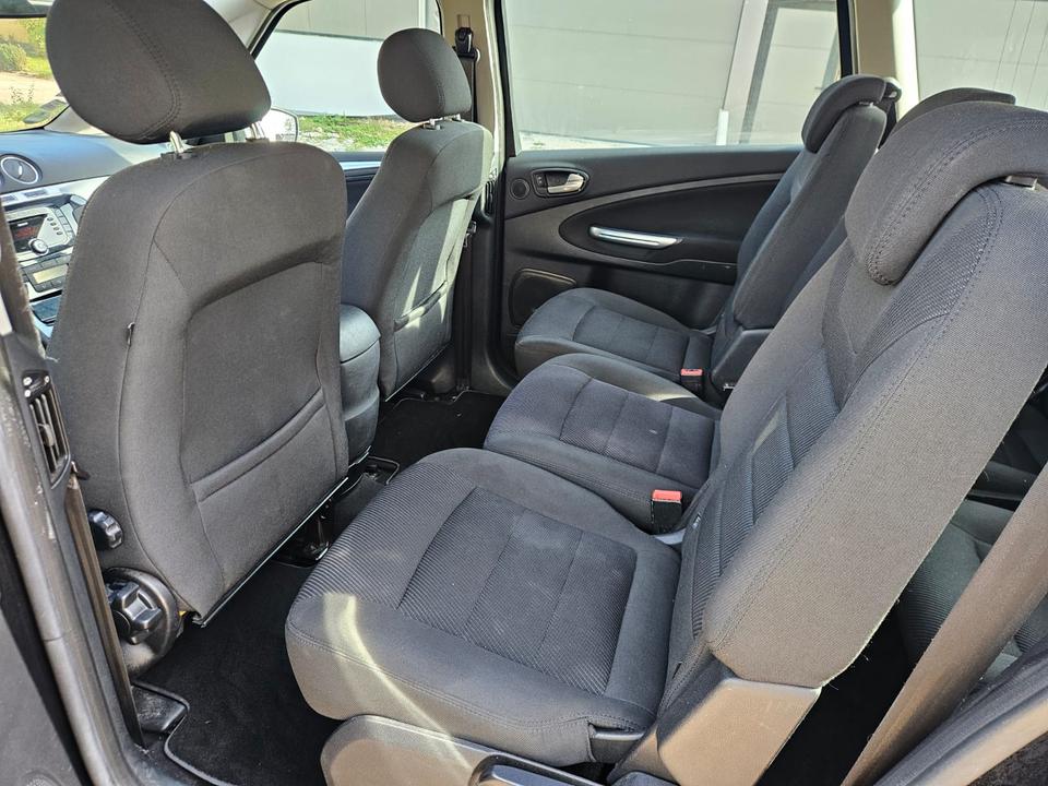 Ford S-Max 2010 — photo 13