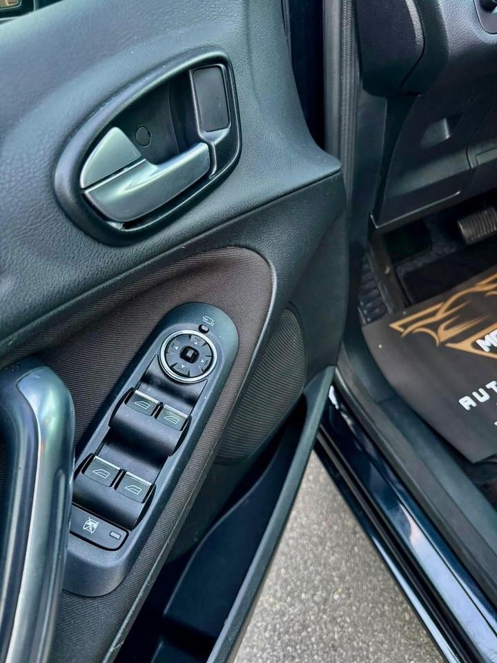 Ford S-Max 2009 — photo 13