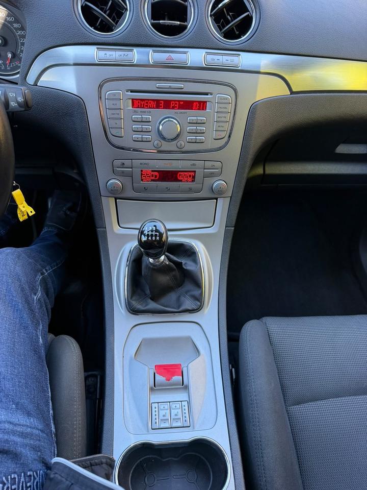 Ford S-Max 2009 — photo 11
