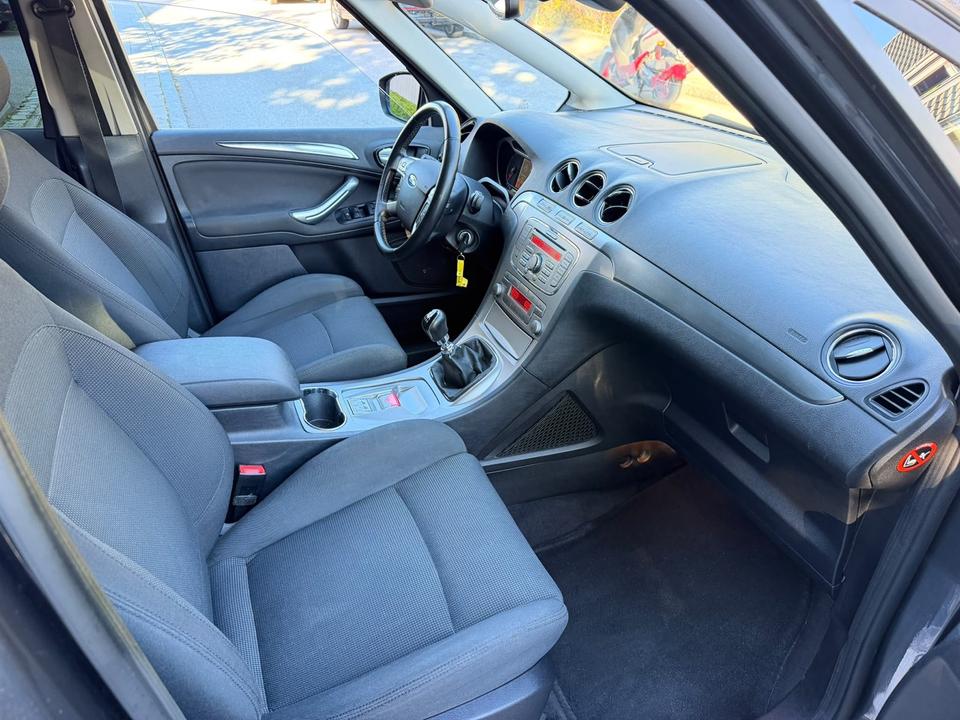 Ford S-Max 2009 — photo 12