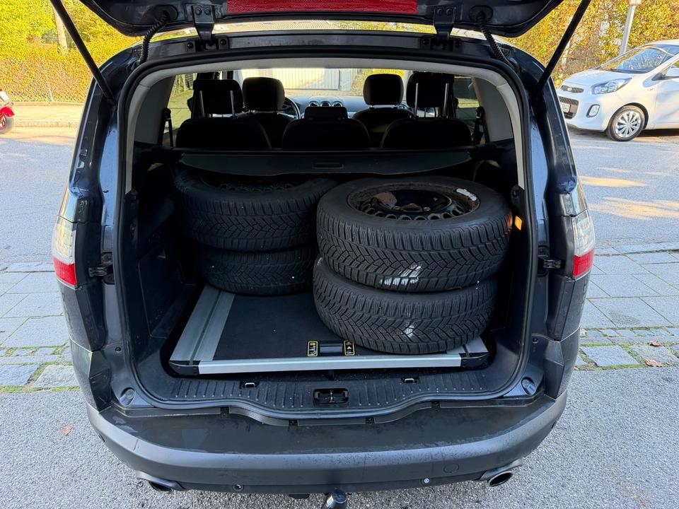 Ford S-Max 2009 — photo 15