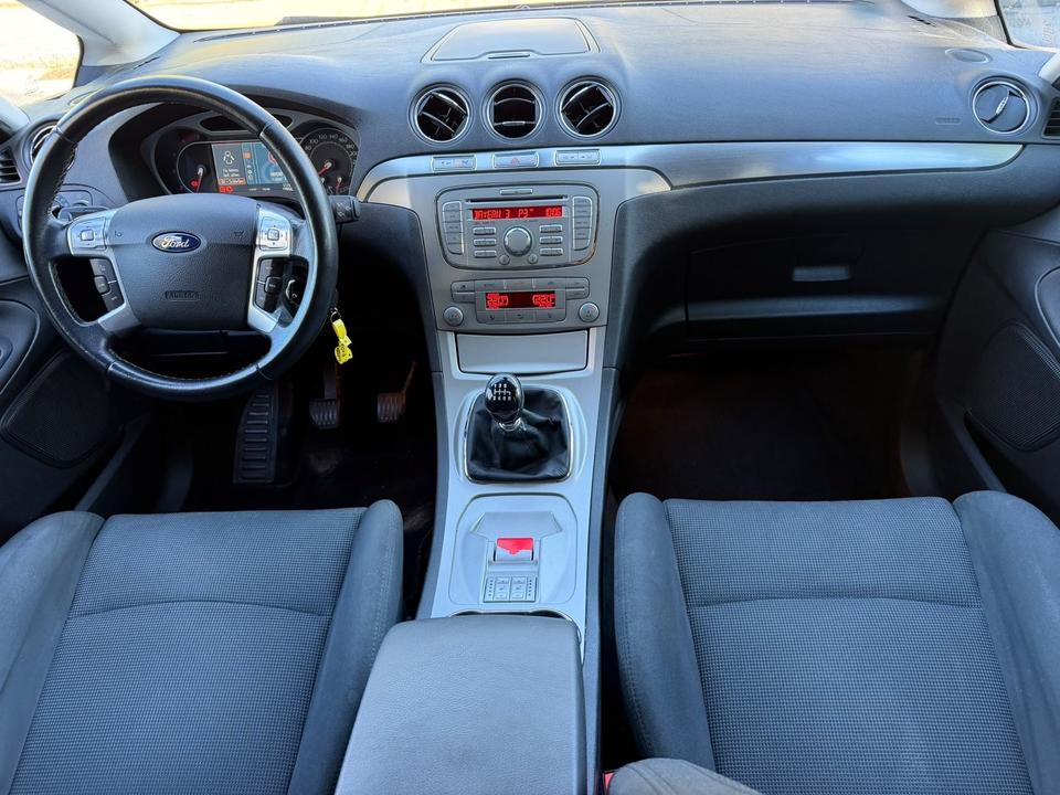 Ford S-Max 2009 — photo 8