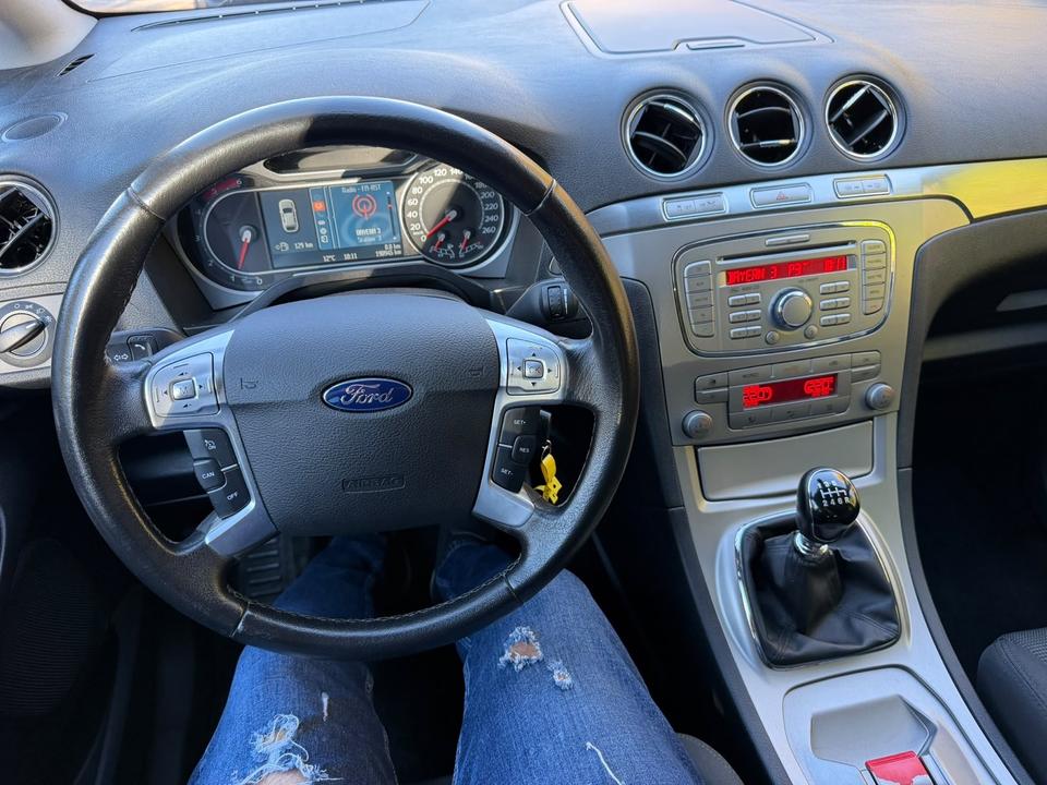 Ford S-Max 2009 — photo 9