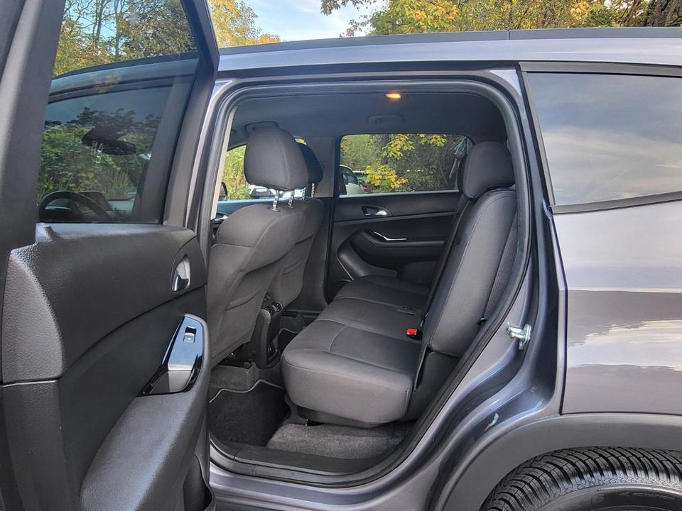Chevrolet Orlando 2014 — photo 17