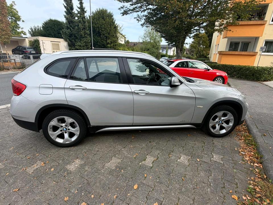 BMW X1 2009 — салон