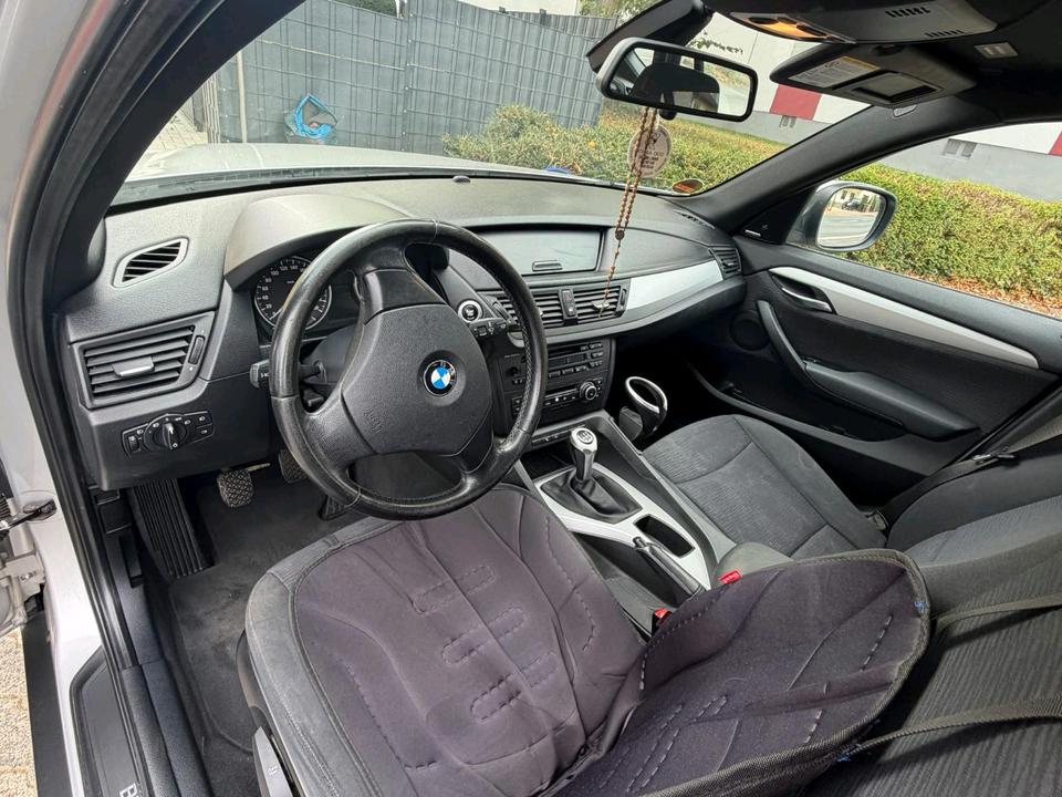 BMW X1 2009 — двигун