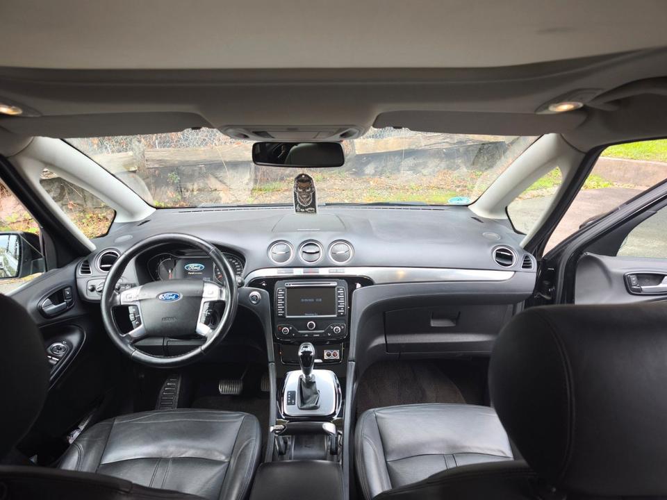 Ford S-Max 2014 — interior