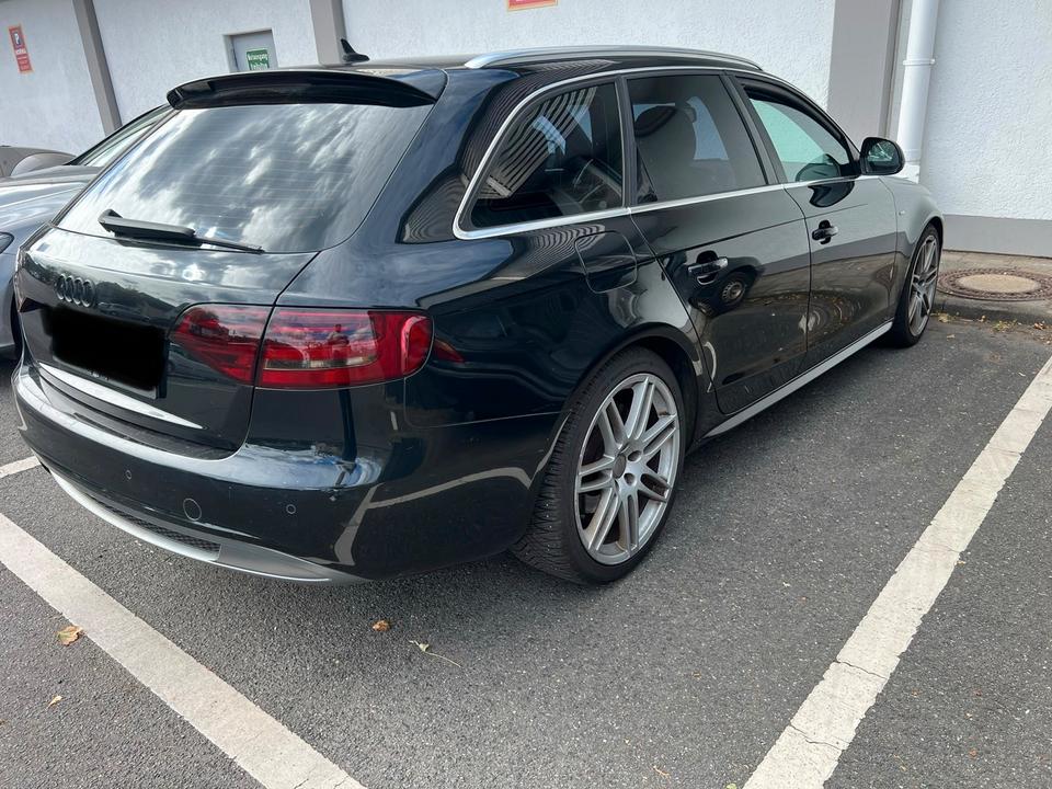 Audi A4 2008 — салон