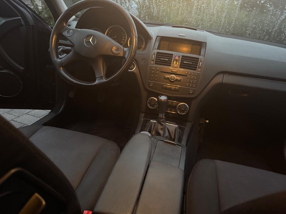 Mercedes Benz C 200 2009 — photo 7