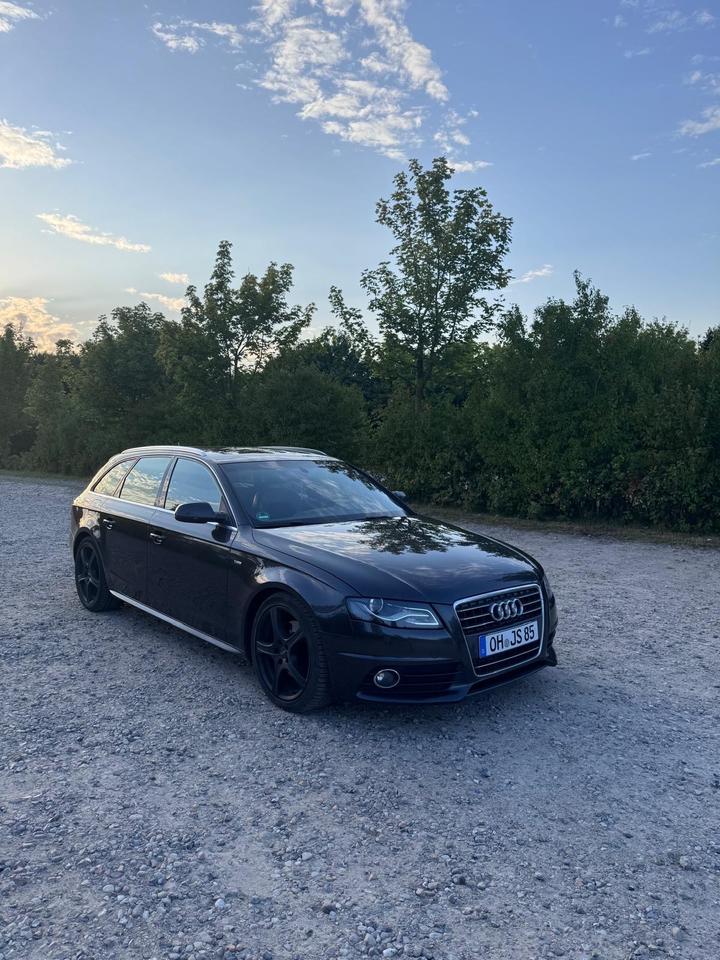 Audi A4 2011 — engine