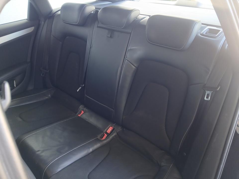 Audi A4 2010 — photo 10