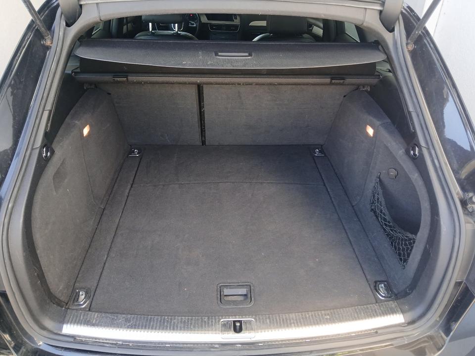 Audi A4 2010 — photo 11