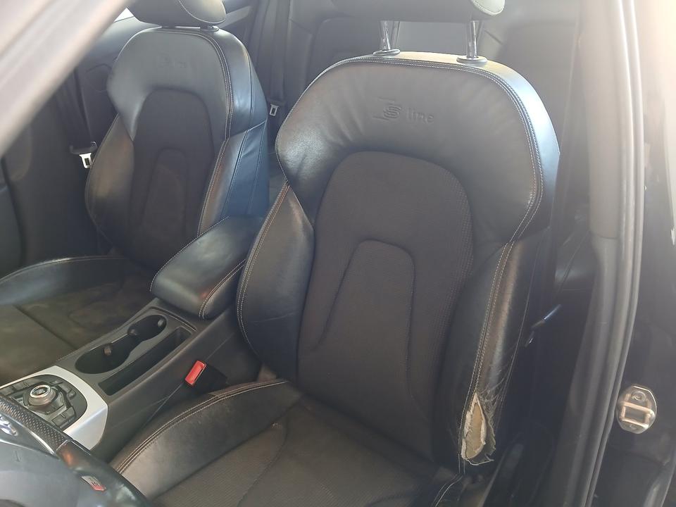 Audi A4 2010 — photo 9
