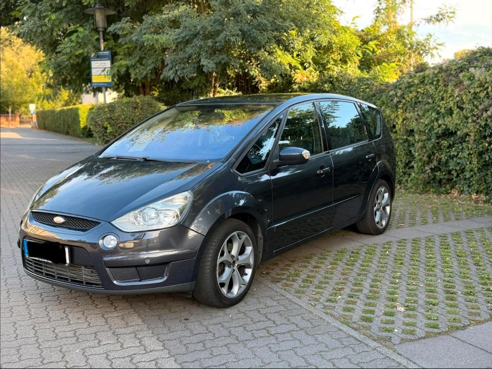 Ford S-Max 2009 — вигляд ззаду