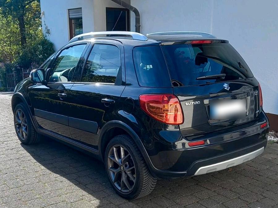 Suzuki SX4 S-Cross 2014 — rear view