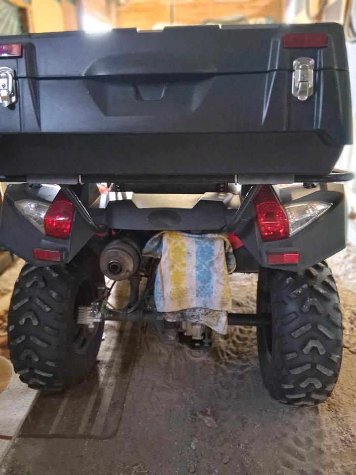 Kymco quad kymco MXU 500 2009 — rear view