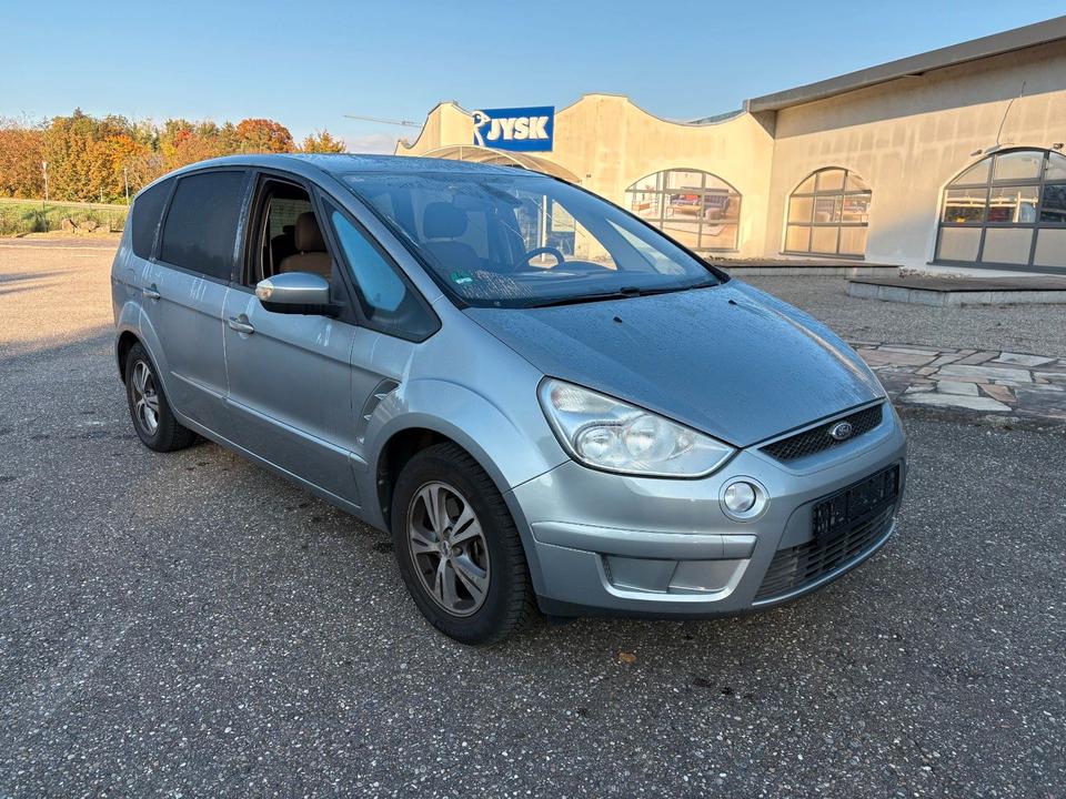 Ford Galaxy 2009 — вигляд ззаду