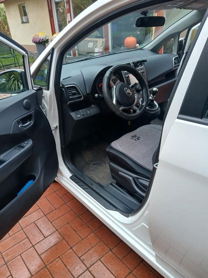 Toyota Verso 2012 — photo 9