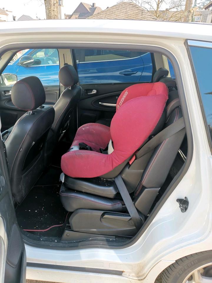 Ford S-Max 2010 — photo 8
