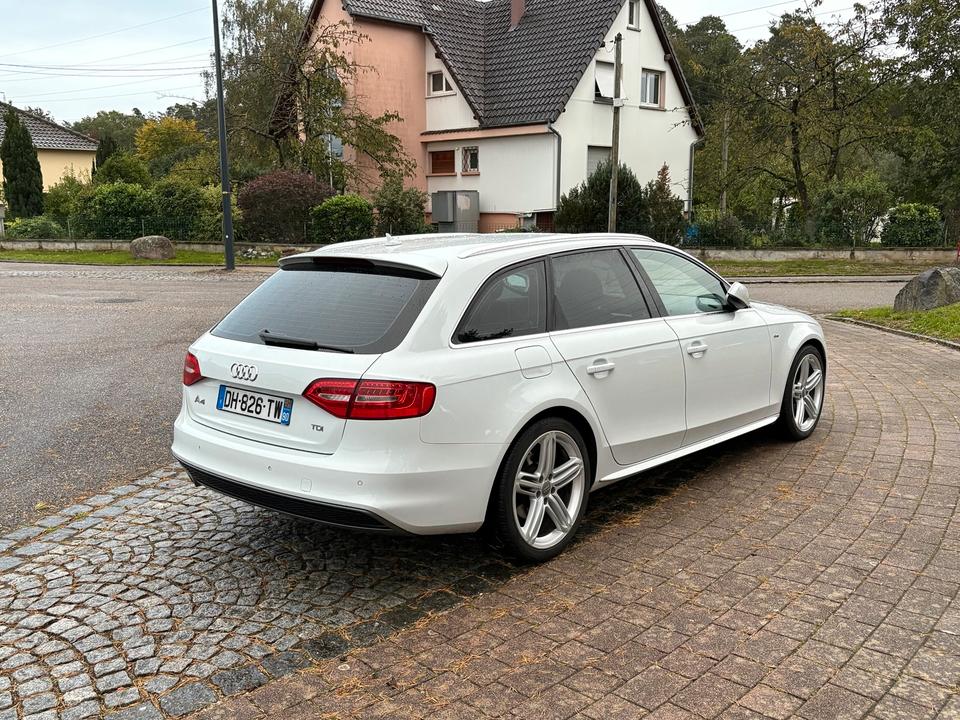 Audi A4 2014 — interior