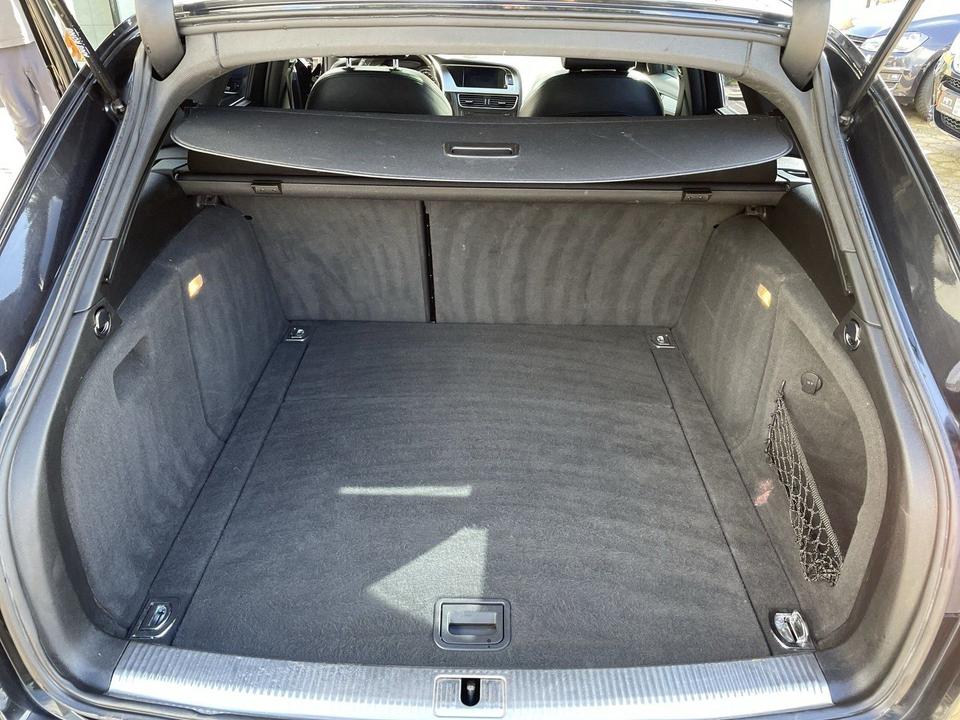 Audi A4 2009 — photo 12