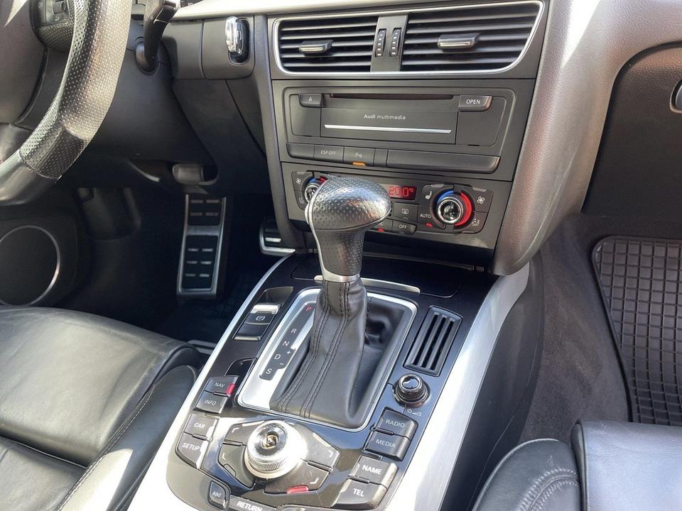 Audi A4 2009 — photo 18