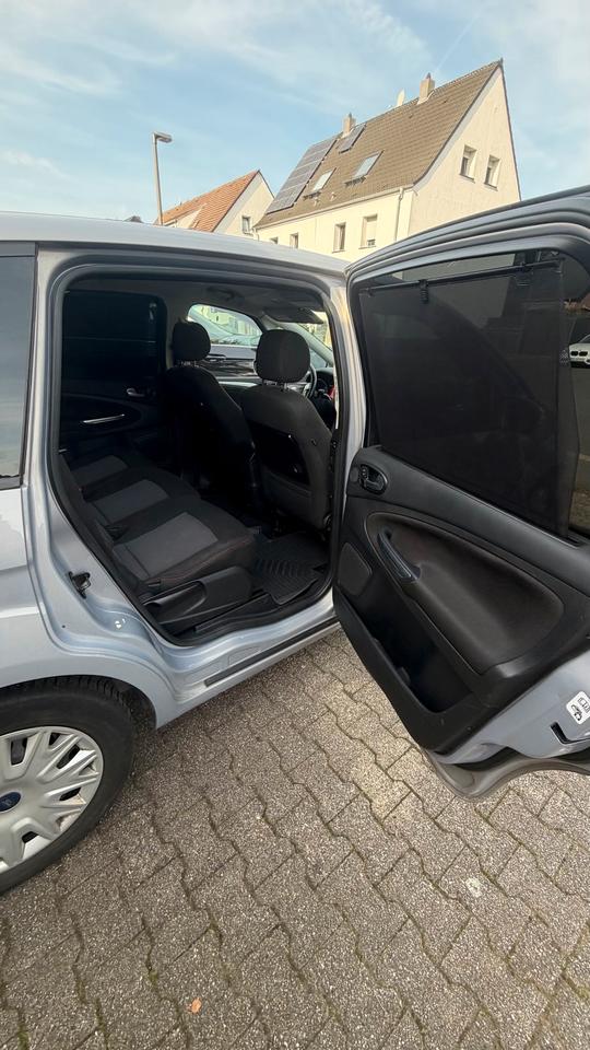 Ford S-Max 2012 — photo 10